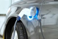کاهش ناترازی بنزین با وارد شدن خودروهای برقی و هیبریدی