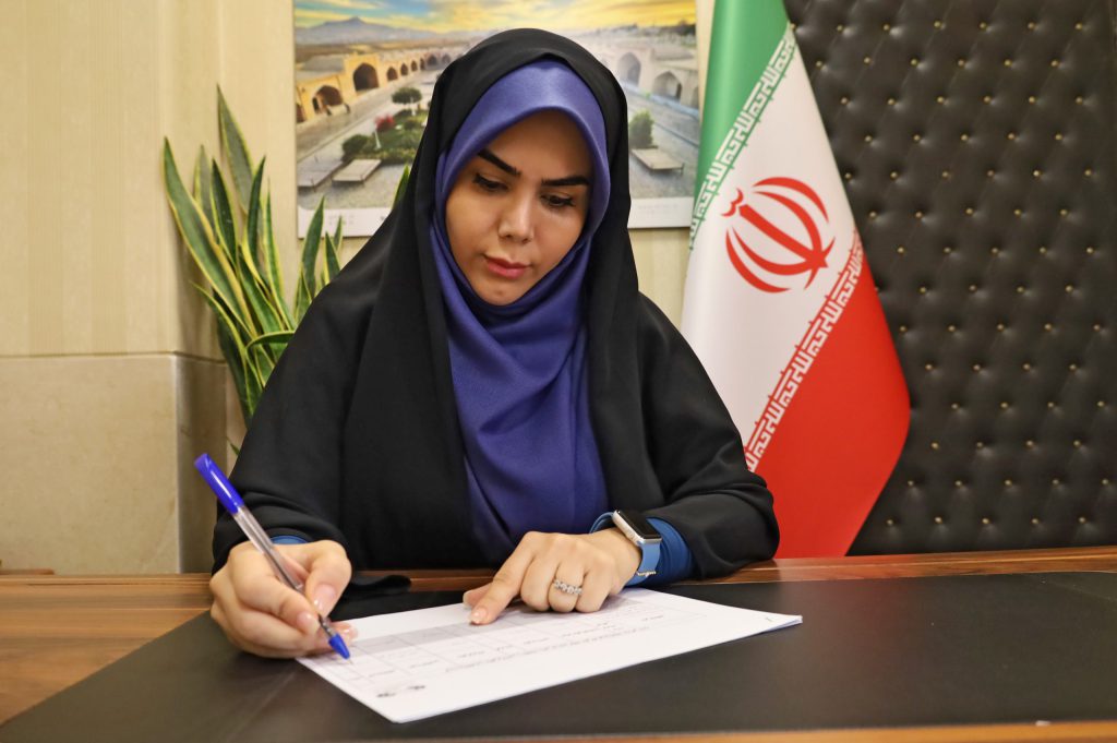 دکتر نفیسه کرمی؛ مدیرکل حوزه مدیرعامل، روابط‌عمومی و امور بین‌الملل شرکت توسعه گردشگری ایران